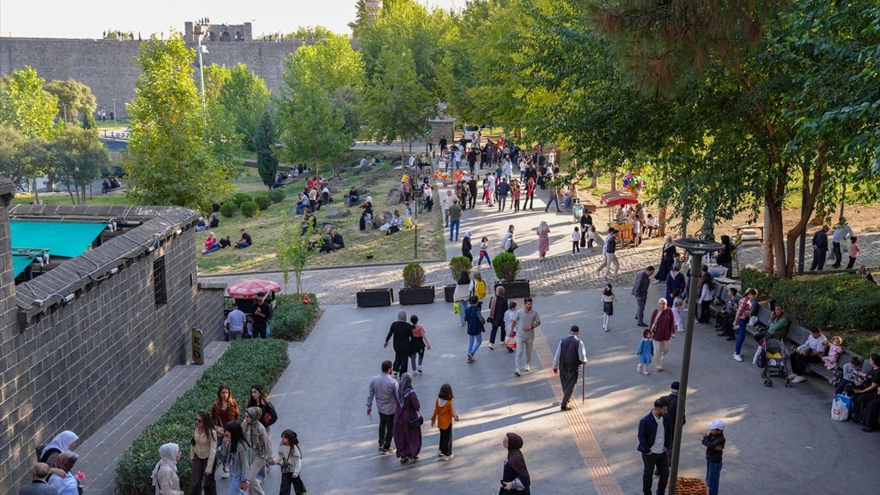 Diyarbakır Kültür Yolu Festivali Son Gününde Renkli Etkinliklerle Devam Ediyor