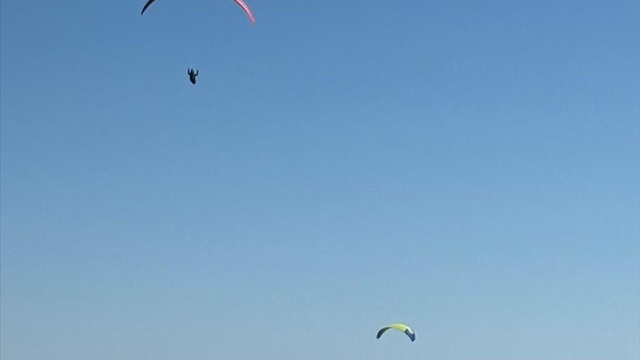 Dünya Yamaç Paraşütü Hedef Şampiyonası Antalya'da Devam Ediyor