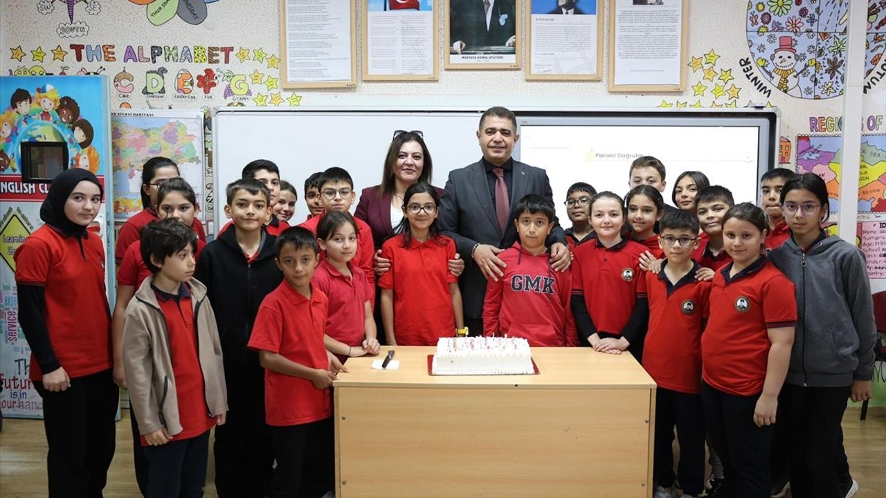 Düzce Valisi Selçuk Aslan, Sınıf Başkanı Alper Cinel'in Davetini Kırmadı