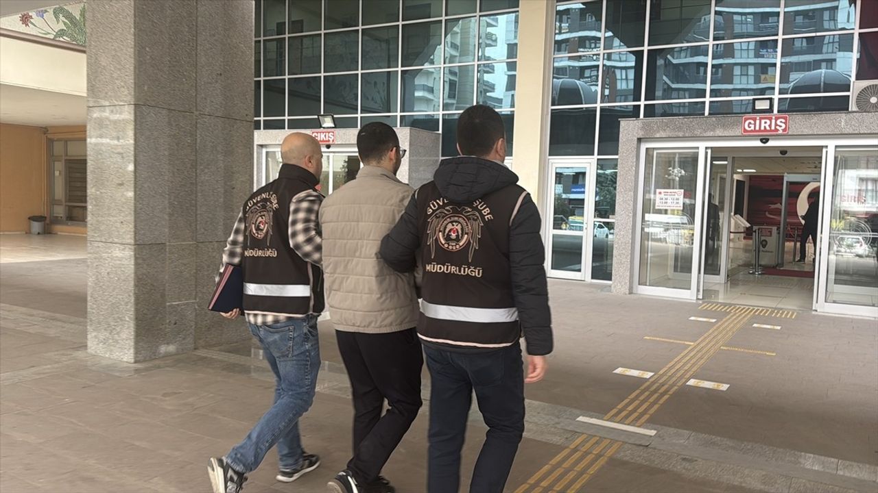 Edirne'de Kostüm Etkinliği Krizi: İmam Cübbesiyle Poz Veren Şüpheli Adliyeye Sevk Edildi