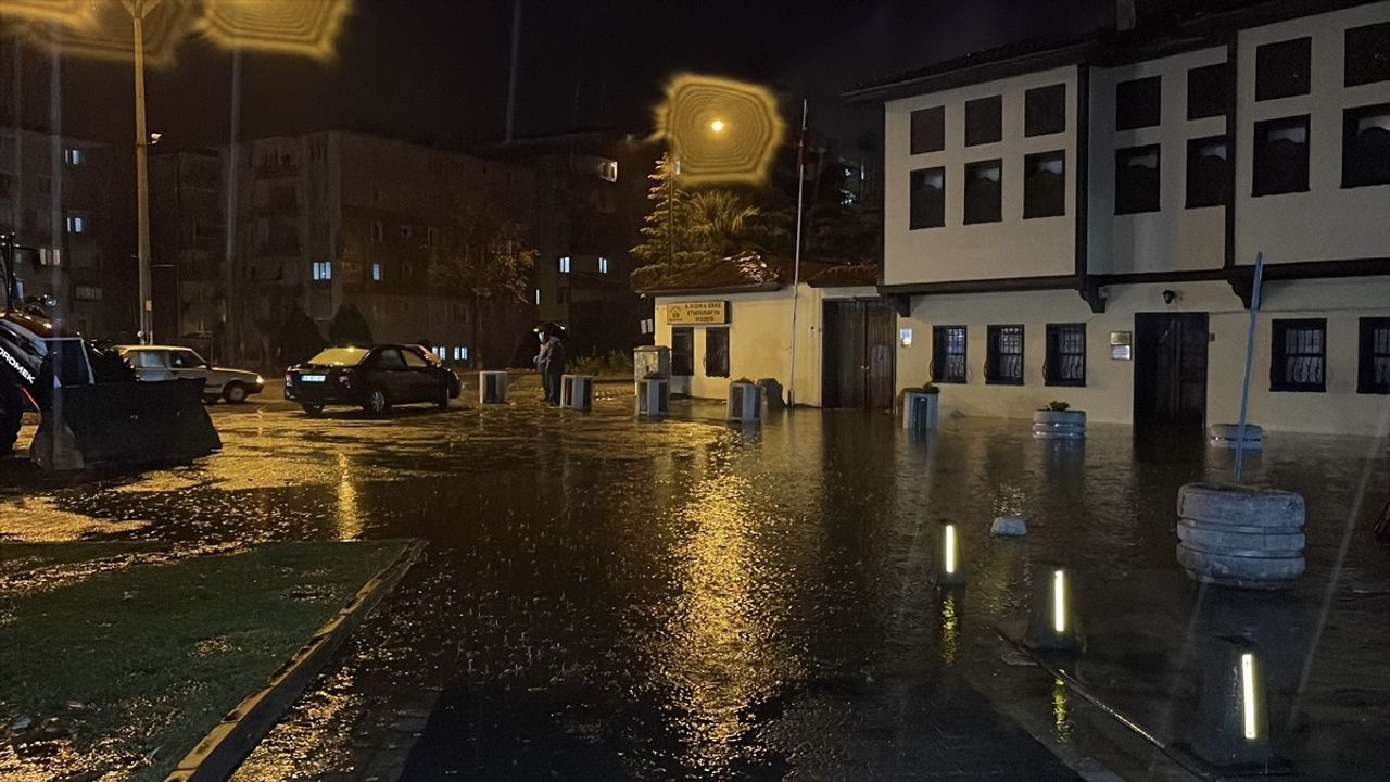 Edremit Körfezi'nde Sağanak Yağışlar Etkili Oldu