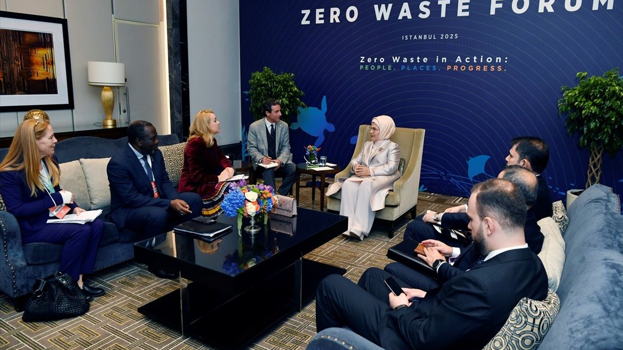 Emine Erdoğan ve UNECE İcra Sekreteri Molcean Görüştü