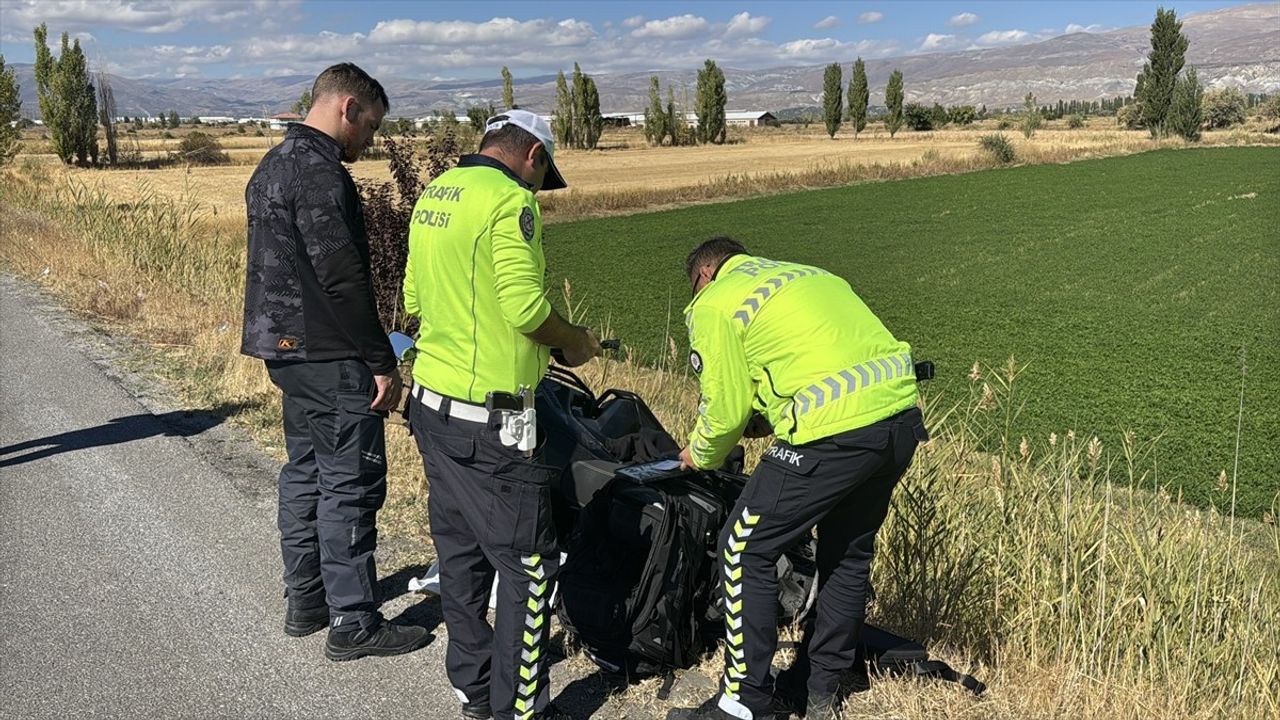 Erzincan'da Motosiklet Kazası: Yabancı Sürücü Hayatını Kaybetti