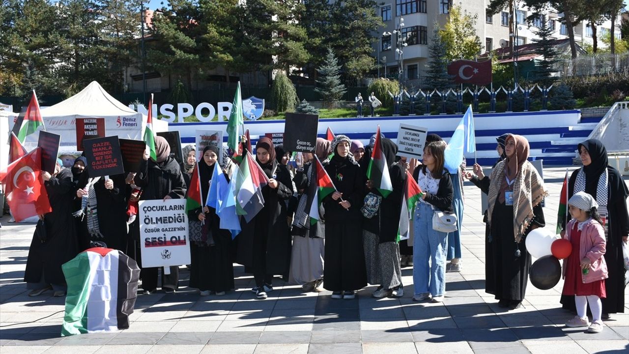 Erzurum'daki Sağlık Çalışanları Gazze İçin 100 Haftadır Destekte Bulunuyor