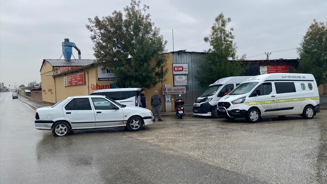 Eskişehir'de Anahtarıyla Unutulan Araç Çalındı
