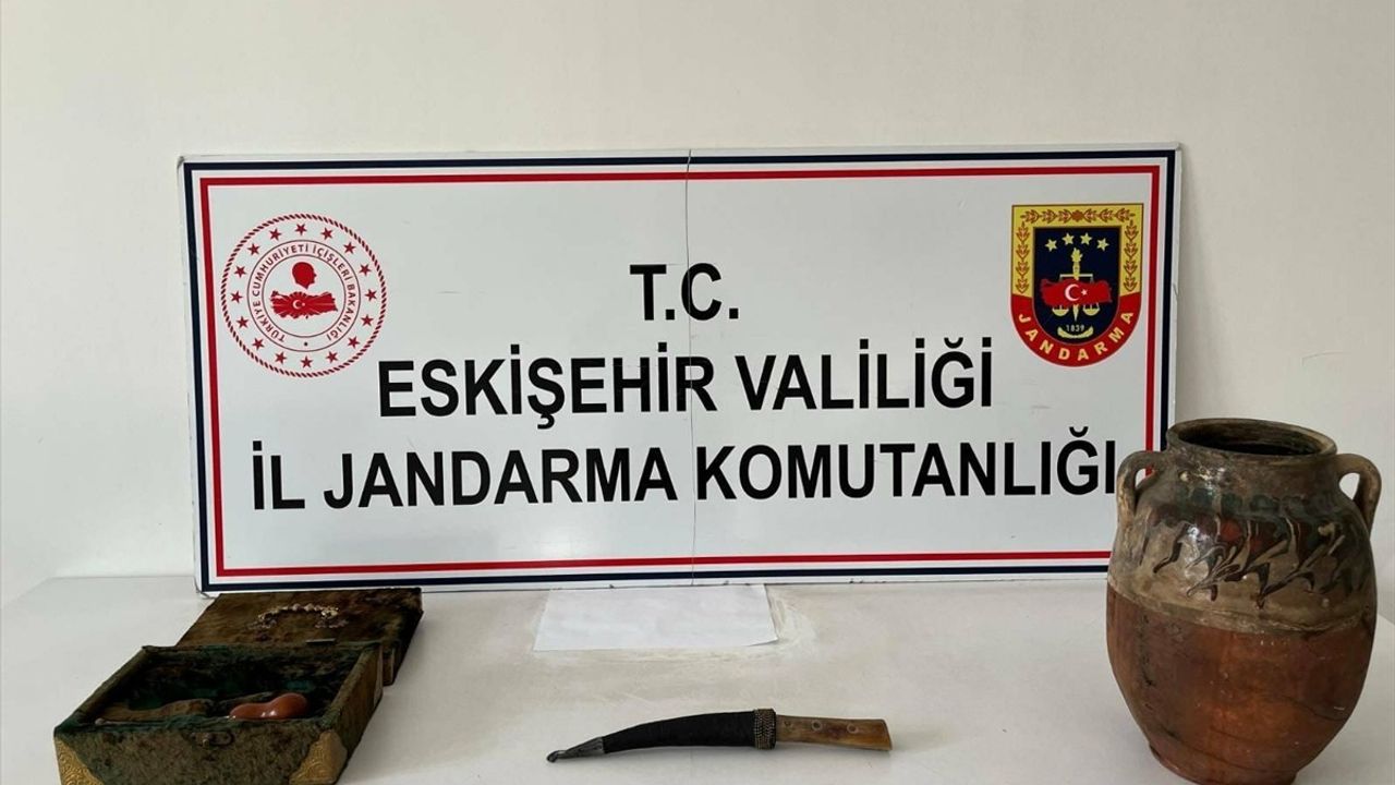 Eskişehir'de Tarihi Eser Operasyonu: 7 Obje Ele Geçirildi
