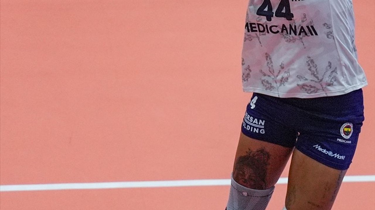 Fenerbahçe Medicana Aras Spor'u Mağlup Etti