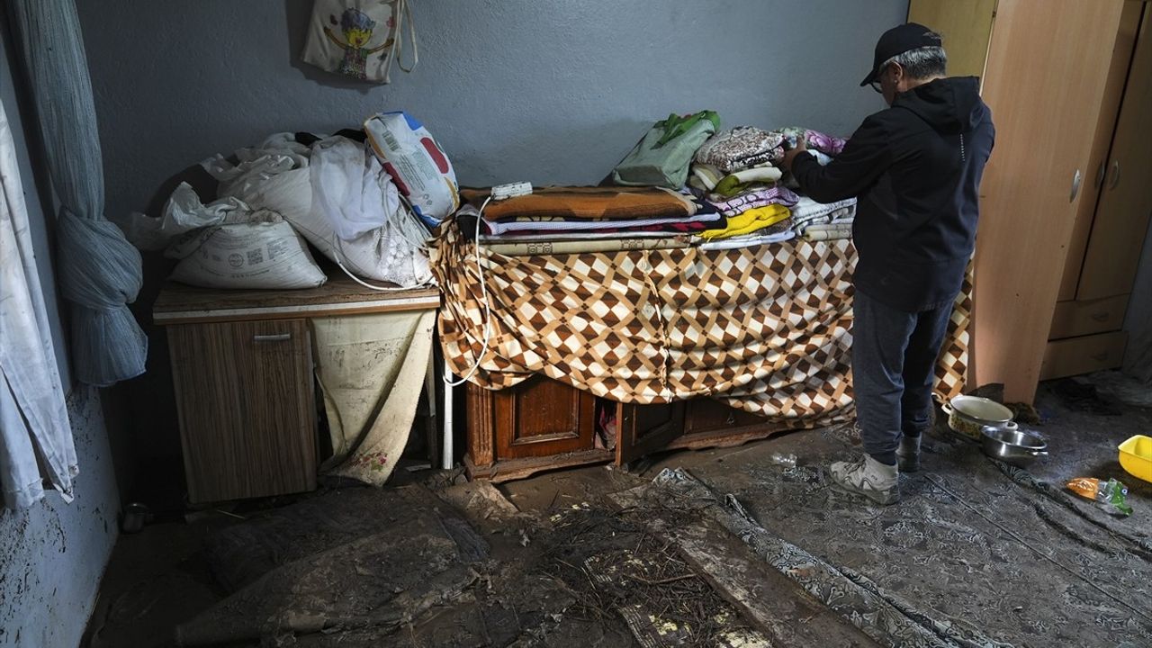 Foça'daki Sel Felaketi: Tanık Ailenin Dramı