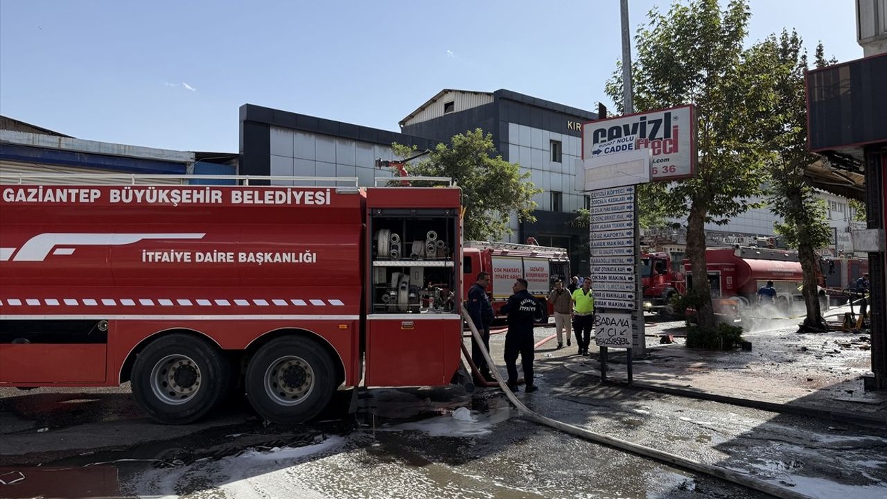 Gaziantep'te İş Yerinde Yangın İhbarı