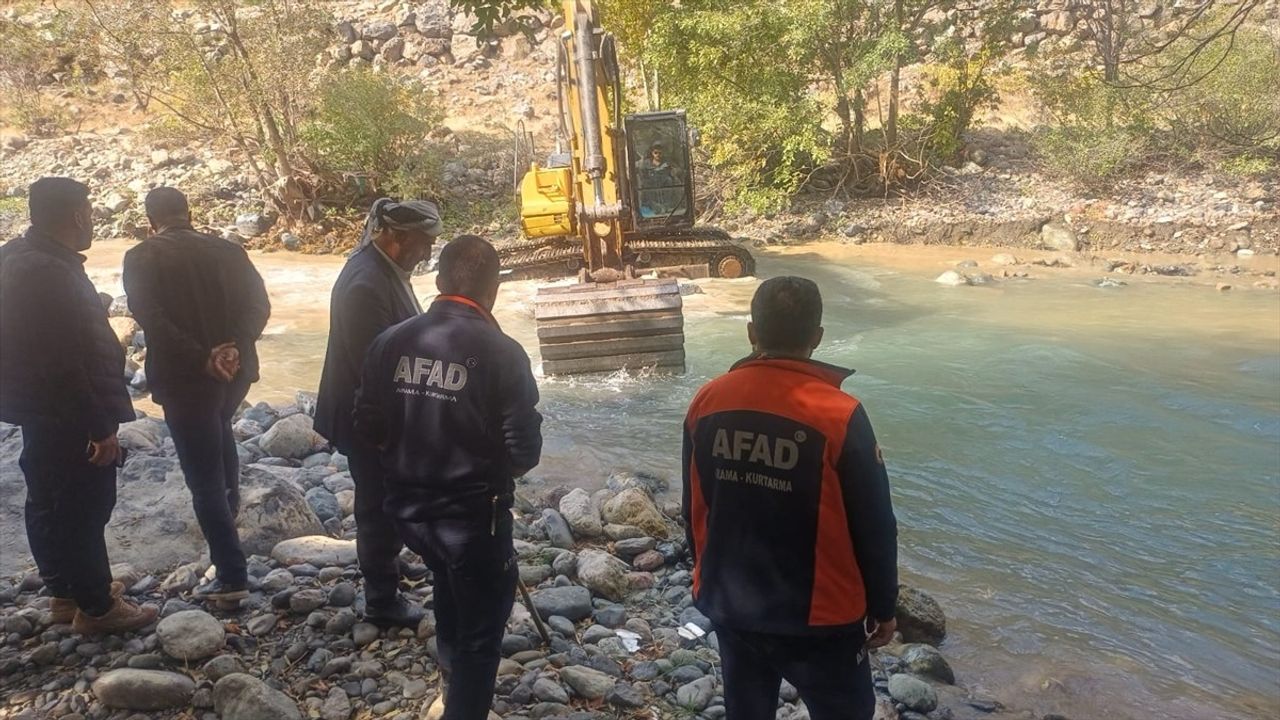 Hakkari'de Kaybolan Genç İçin Arama Çalışmaları Devam Ediyor