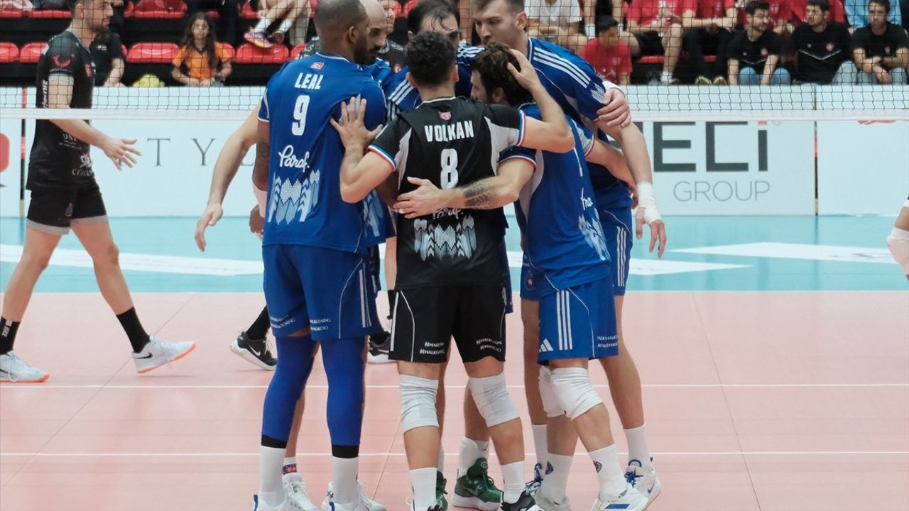 Halkbank İhtişamıyla Saha İhdasını İlgili Görüyor