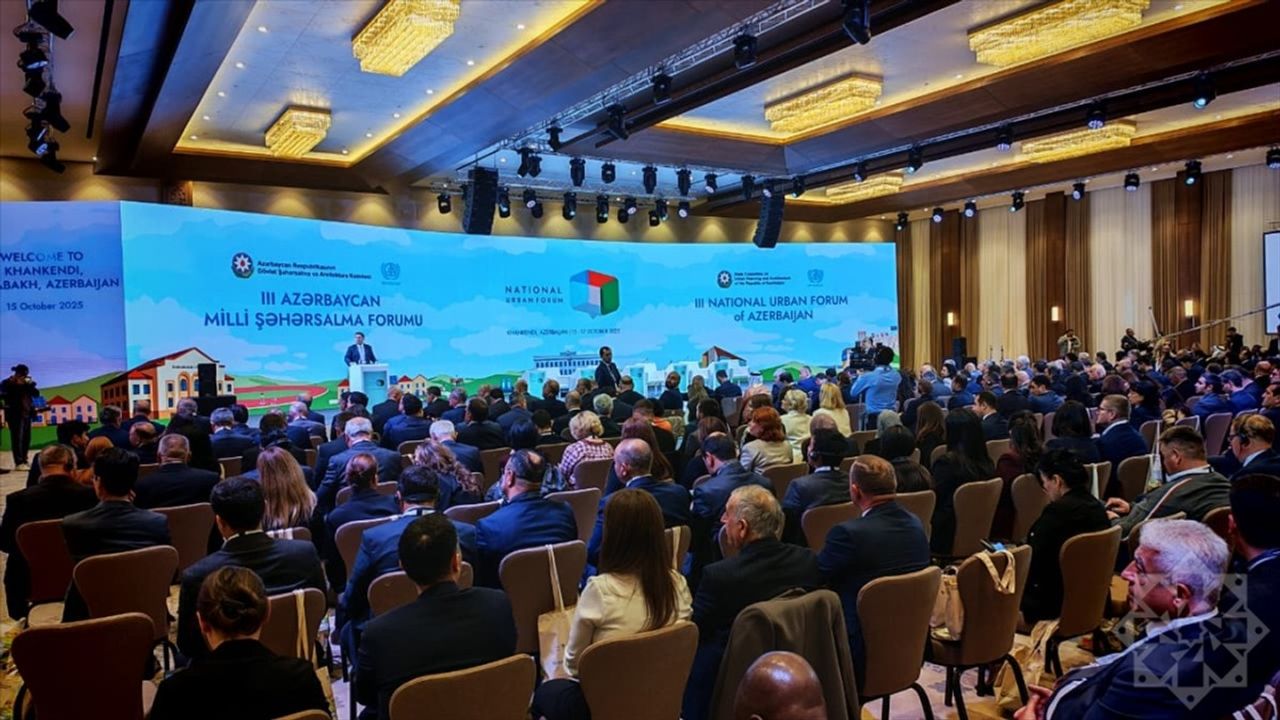 Hankendi'de 3. Ulusal Şehircilik Forumu Başladı