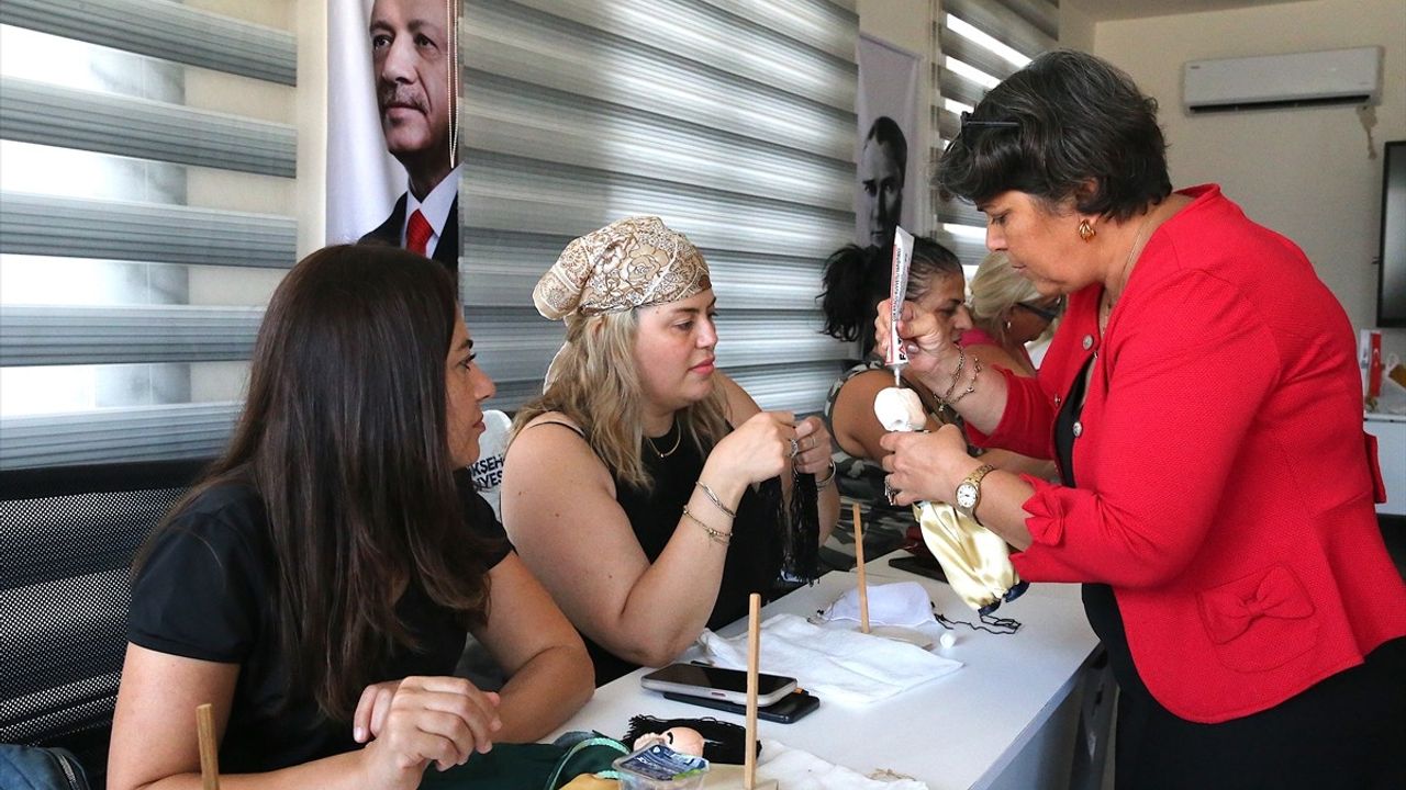 Hatay'da Afetzede Sanatçılar El Sanatlarıyla Yeteneklerini Geliştiriyor