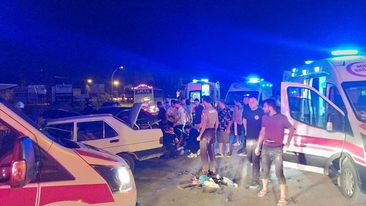 Hatay'da Otomobil Kazası: 6 Yaralı