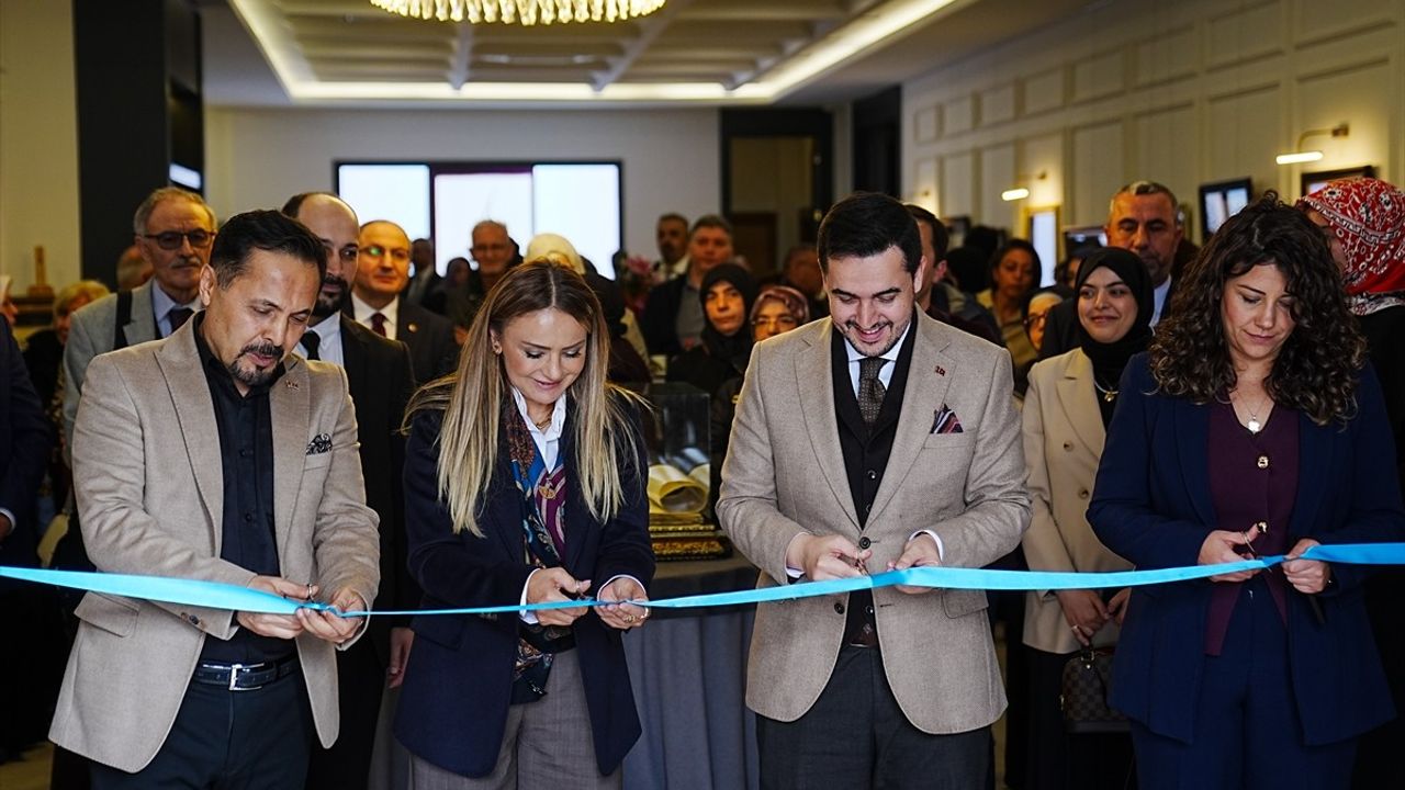 Hattat Kadir Sakoğlu'ndan Gazze'ye Destek: 'Aile Hüsn-i Hat' Sergisi