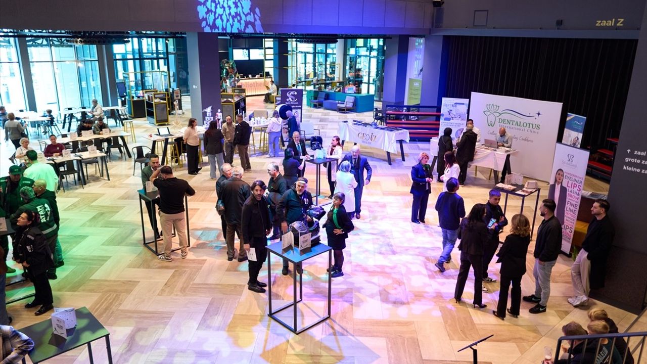 Hollanda'da Türk Doktorlardan Kanser Farkındalığı Vurgusu