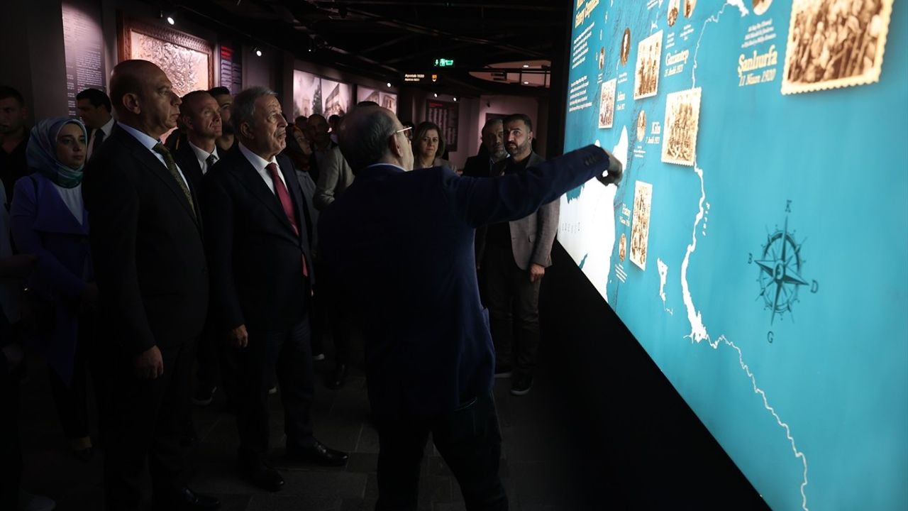 Hulusi Akar Gaziantep'te Ziyaretlerde Bulundu