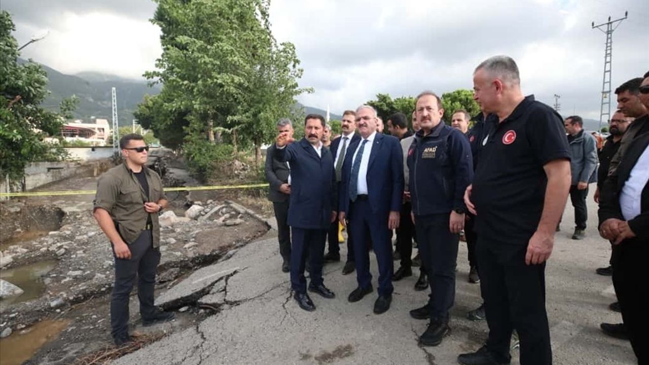 İçişleri Bakan Yardımcısı Karaloğlu, Hatay'da Sağanak Zararını İnceledi