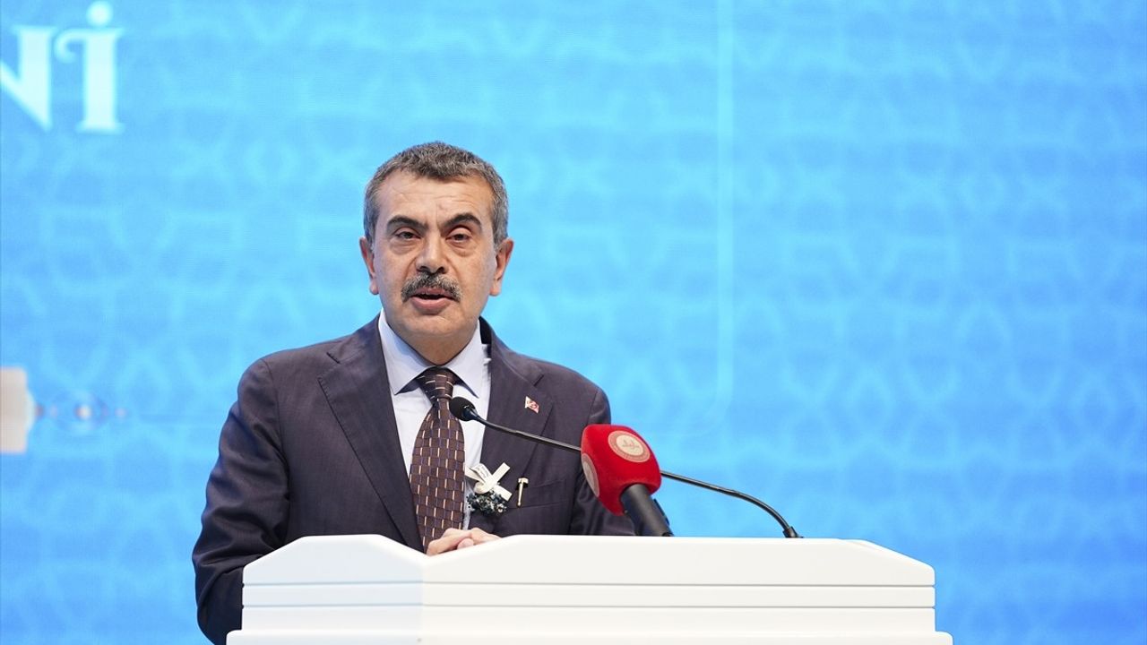 İmam Hatip Okulları 74. Yılında Başarılarını Kutladı