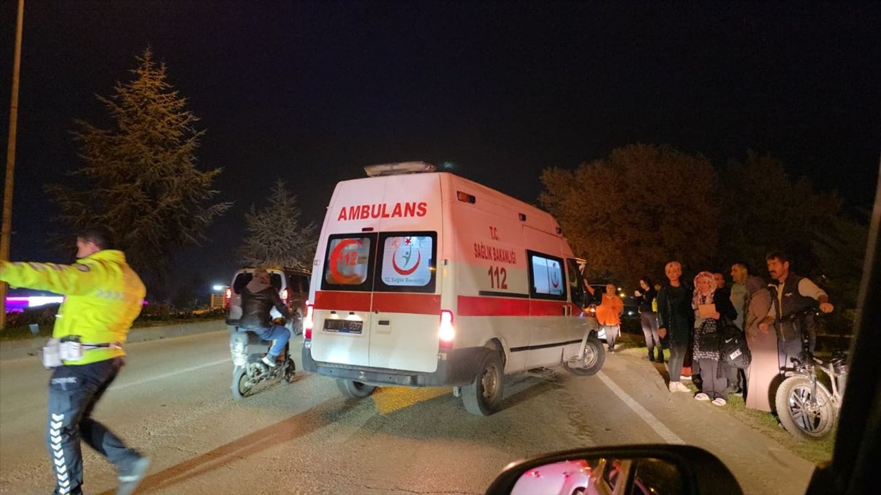 İnegöl'de Bisikletliye Otomobil Çarpması: 13 Yaşındaki Çocuk Ağır Yaralı