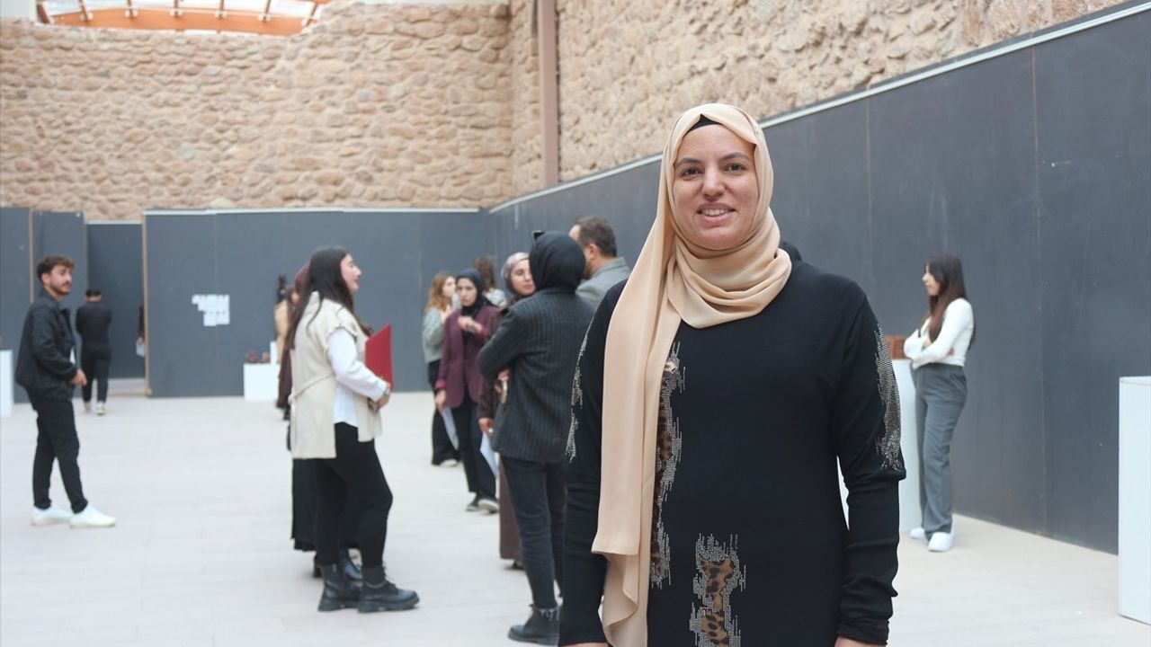 İshak Paşa Sarayı'nda Seramik Sergisi Açıldı