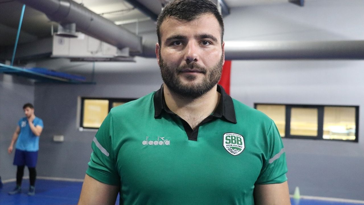 İşitme Engelli Güreşçi Ömer Saner Olimpiyat Hedefinde