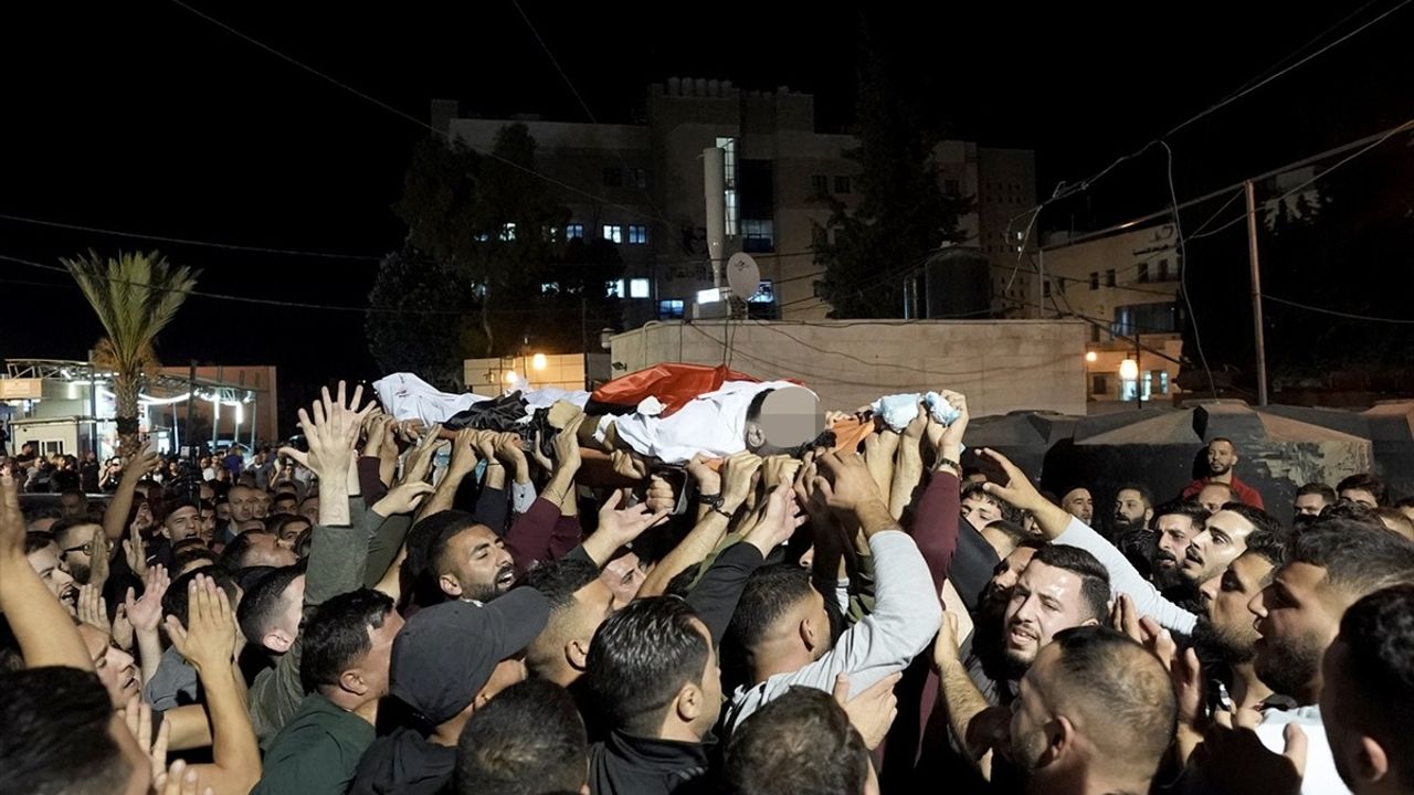 İsrail'in Batı Şeria ve Kudüs'teki Saldırıları: Bir Ölü, 9 Yaralı
