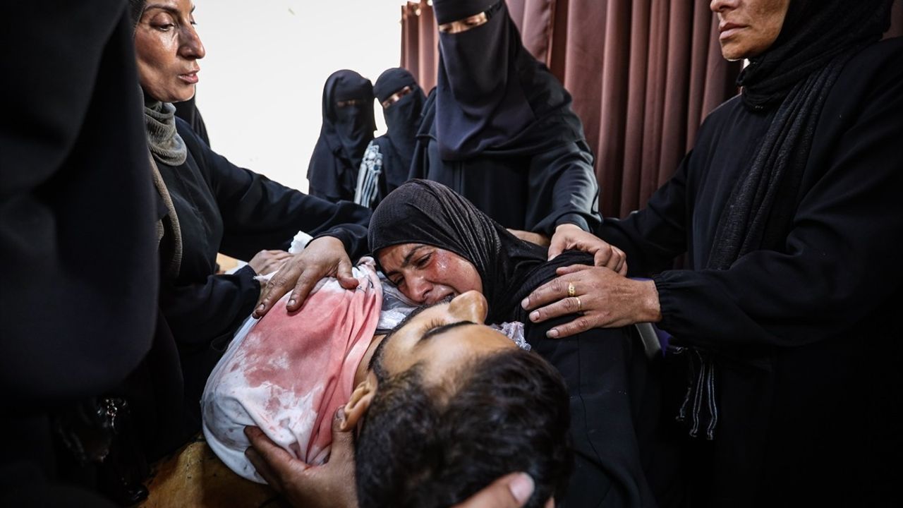 İsrail'in Gazze'deki Saldırısı: 2 Filistinli Hayatını Kaybetti