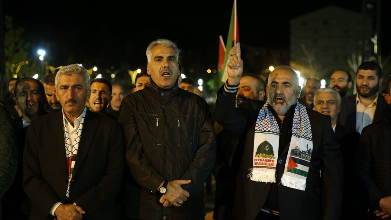 İsrail'in Küresel Sumud Filosu'na Saldırısına Karşı Van, Muş ve Bitlis'te Tepkiler