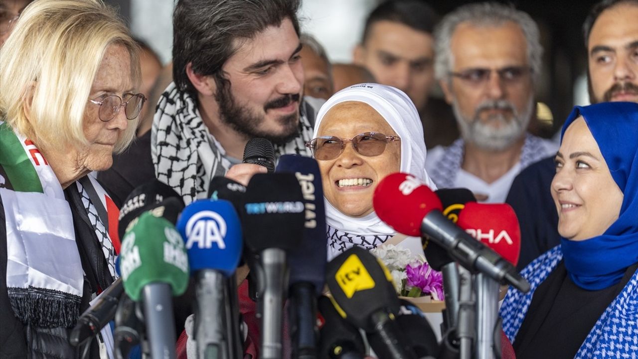 İsrail'in Sınır Dışı Ettiği Aktivistler Korkunç Deneyimlerini Paylaştı