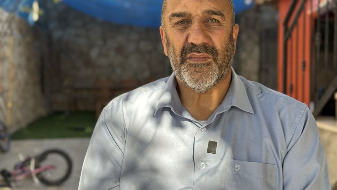 İsrail'in Zeytin Hasadı Sırasında Filistinli Aileye Saldırısı