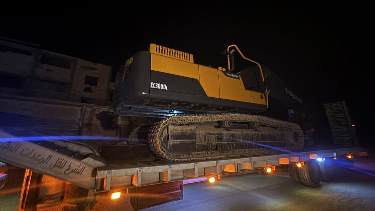 İsrail, Mısır'ın Gazze'ye Arama Kurtarma Ekiplerini Kabul Etti