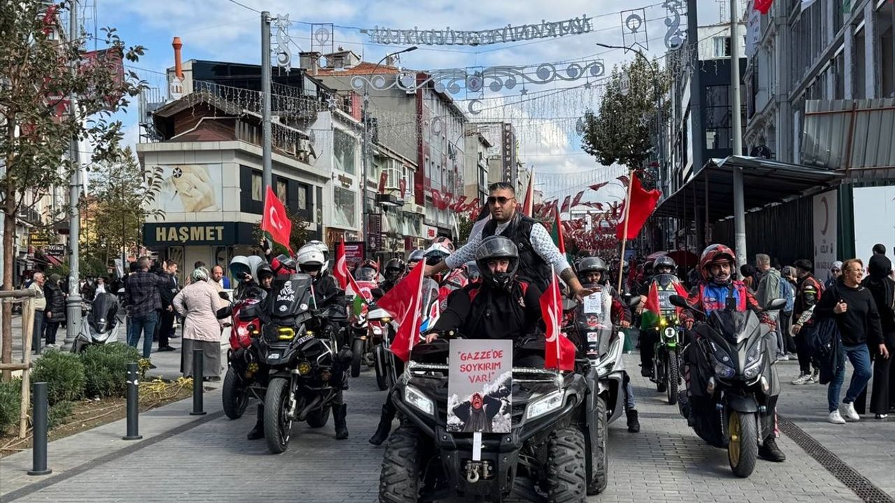 İstanbul'da Motosikletlilerden Gazze İçin Farkındalık Eylemi