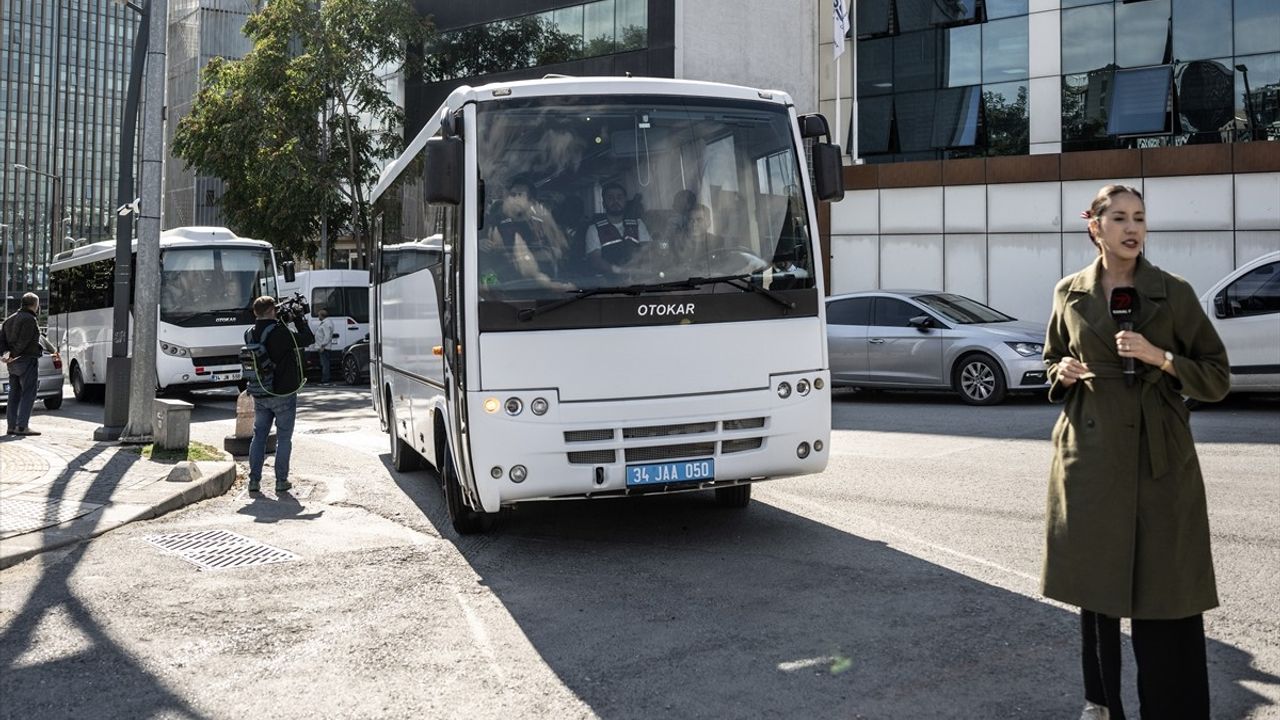 İstanbul'daki Uyuşturucu Operasyonunda Ünlü İsimler Adli Tıp'a Sevk Edildi