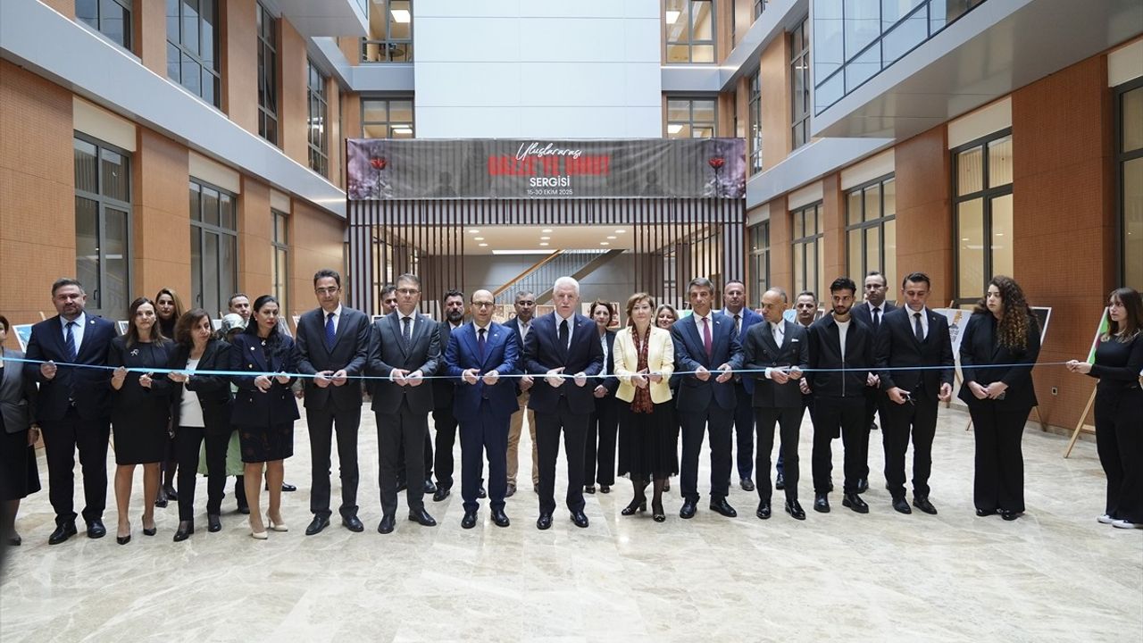 İstanbul Üniversitesi-Cerrahpaşa'da Gazze Sergisi ve Yeni Akademik Yıl Töreni