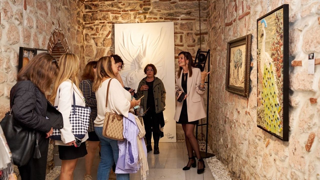 İVA Sanat'ın 'Sanatta Hayat Var: II. Karma Sergisi' Açıldı