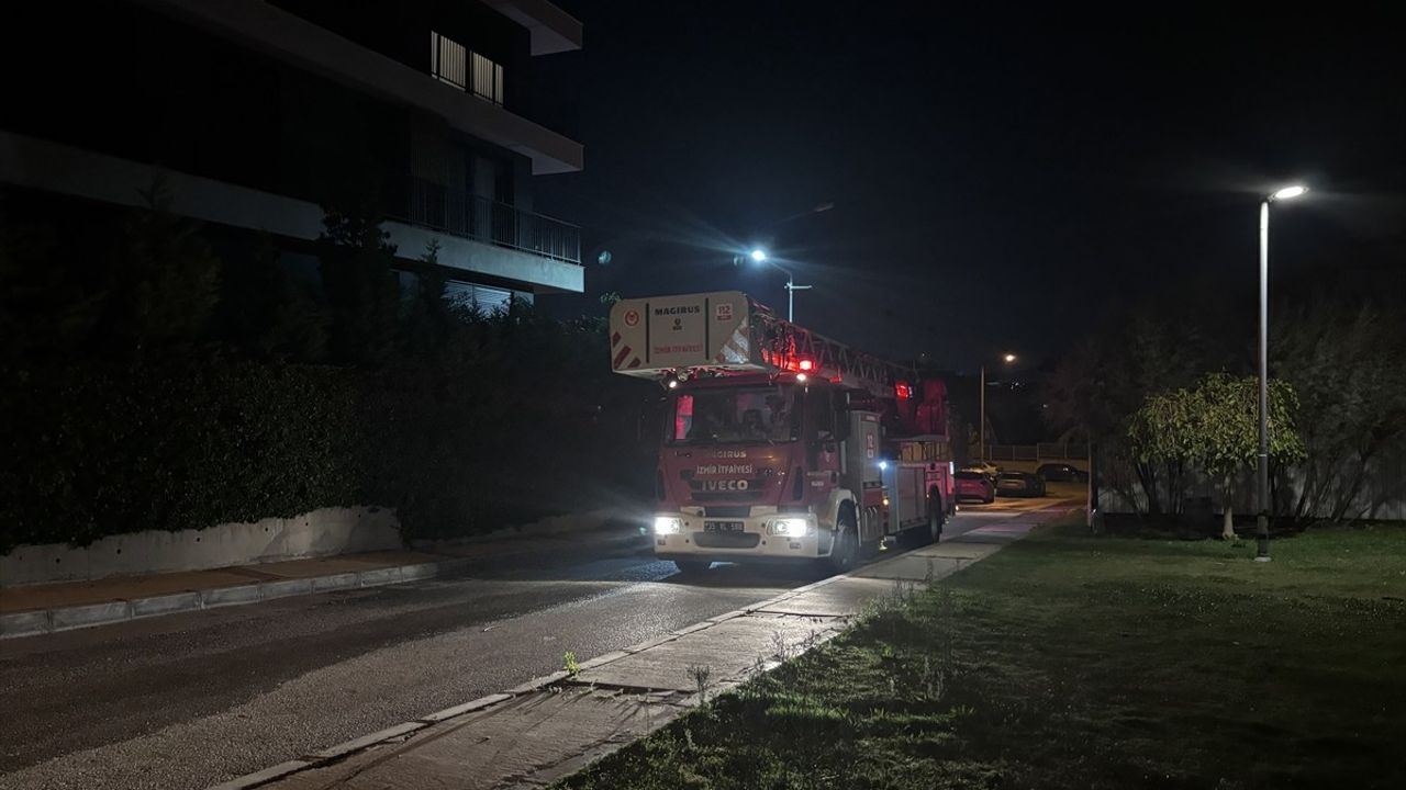 İzmir'de Apartman Dairesinde Yangın
