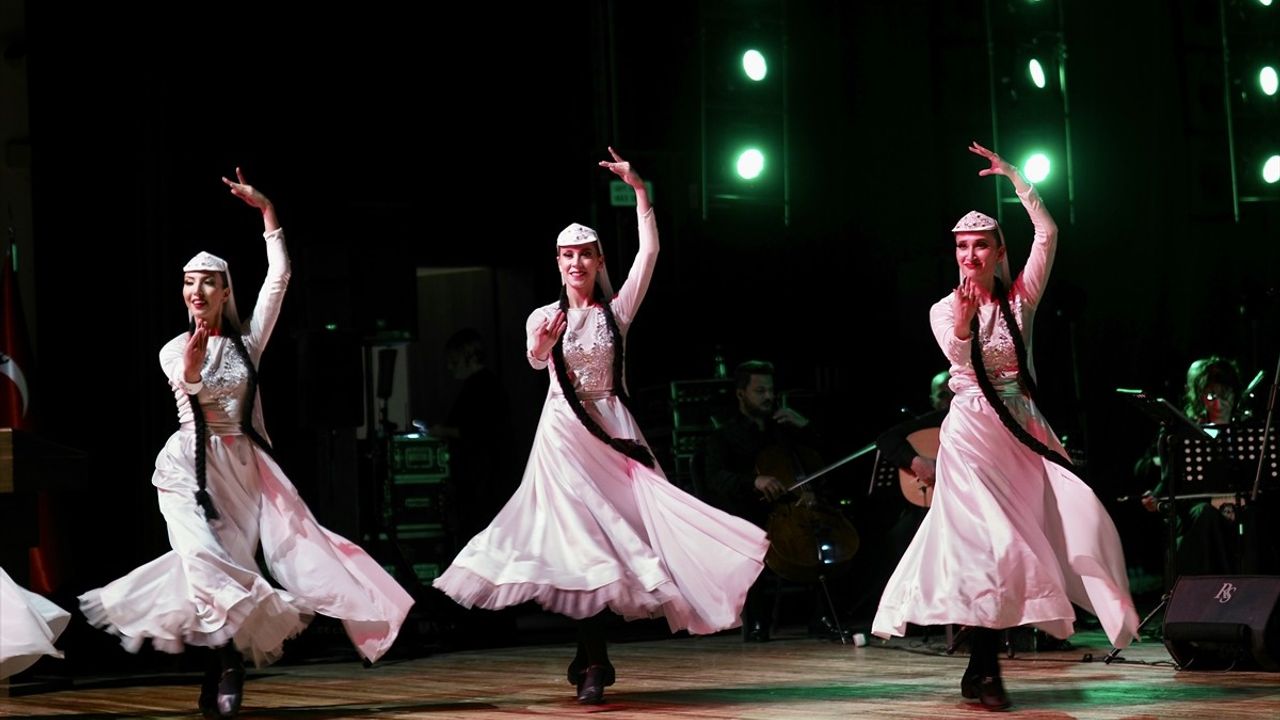 İzmir Devlet Türk Dünyası'ndan 29 Ekim'e Özel Konser