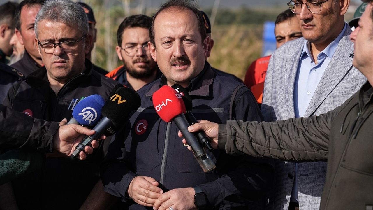İzmir Foça'daki Sel Kazasında Hayatını Kaybeden Bülent Kaptanoğlu Defnedildi