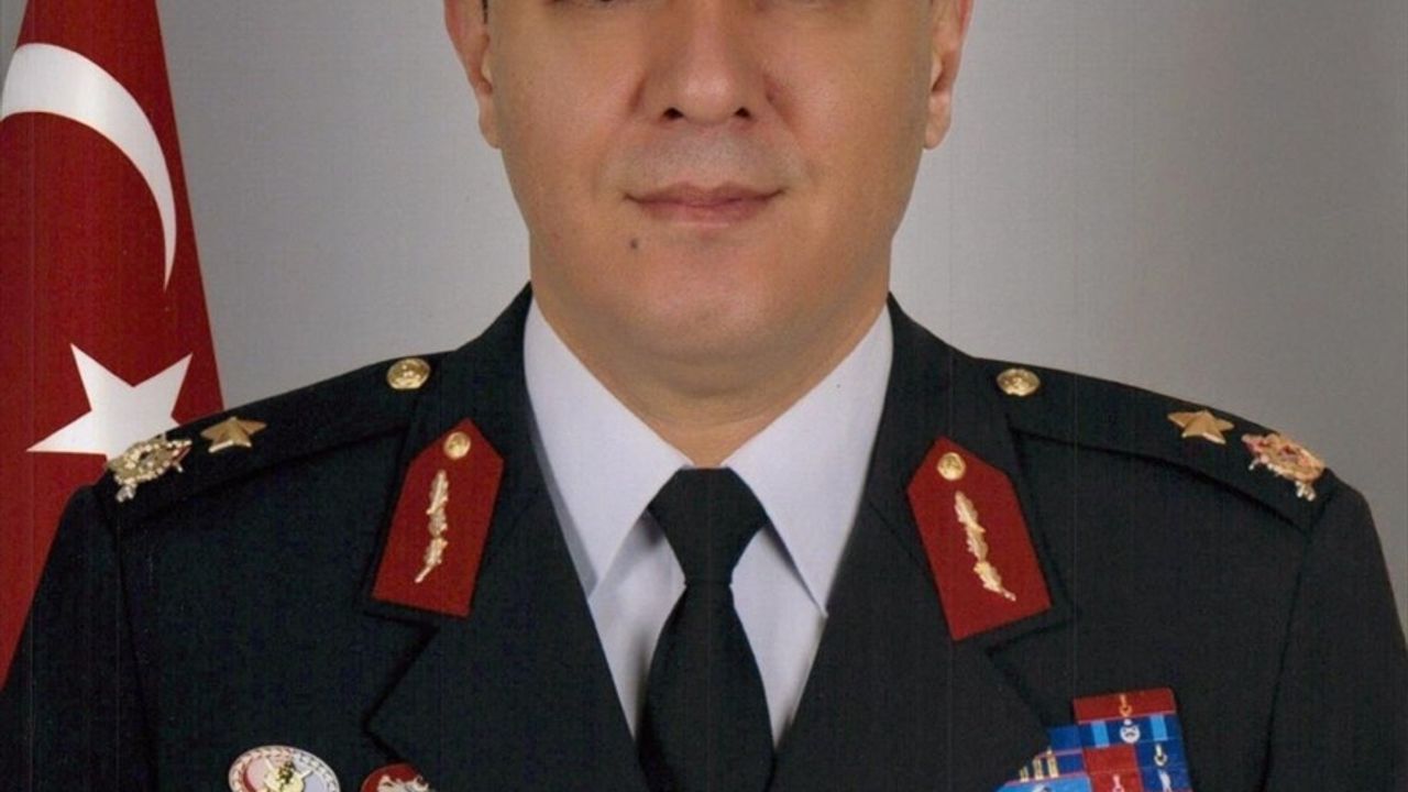 Jandarma KOM Daire Başkanı Selami Akşit Hayatını Kaybetti