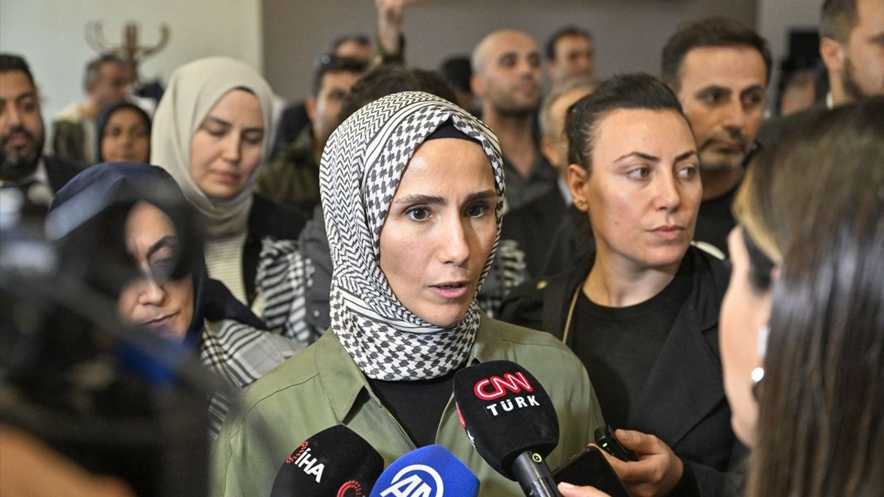 KADEM Başkanı Sümeyye Erdoğan Bayraktar, Activistleri İstanbul Havalimanı'nda Karşıladı