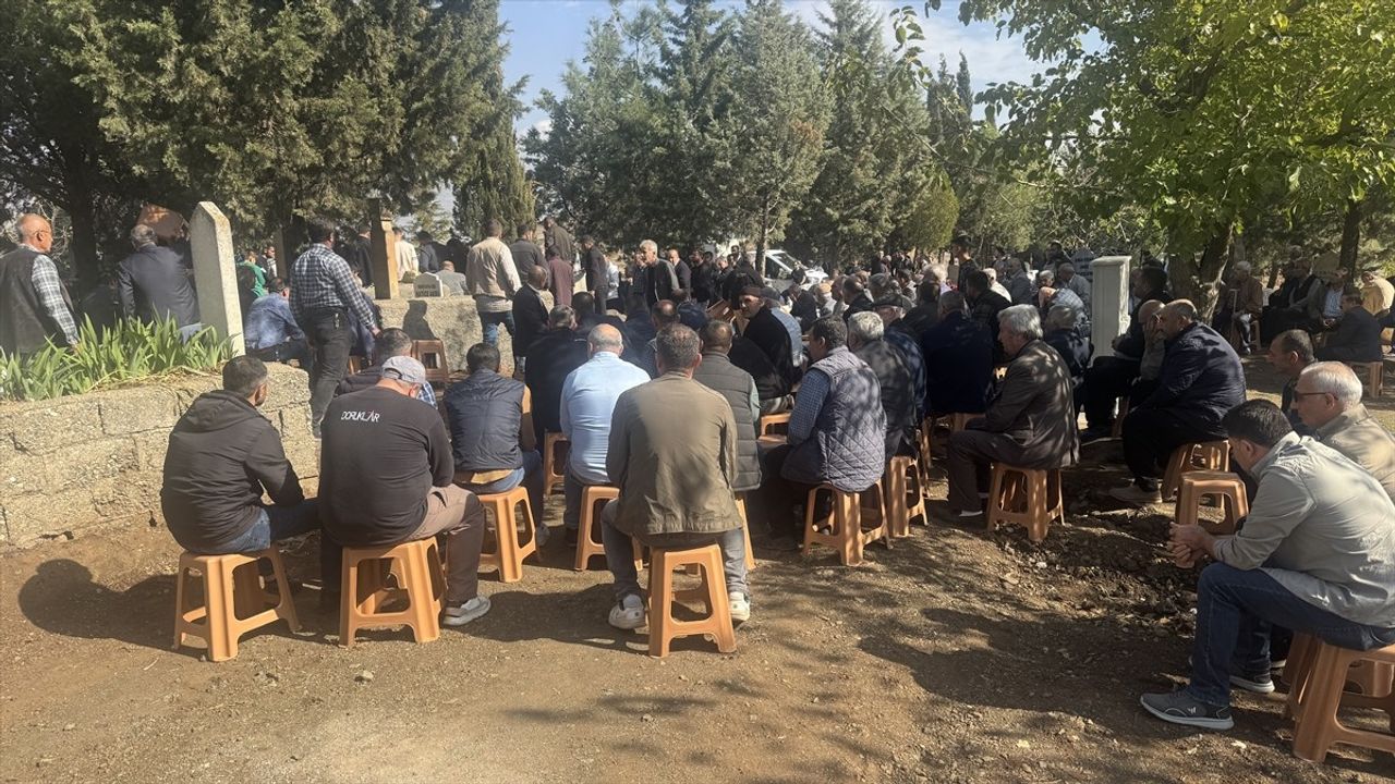 Kahramanmaraş'ta Cinayet: Anne ve Kızın Cenazeleri Defnedildi