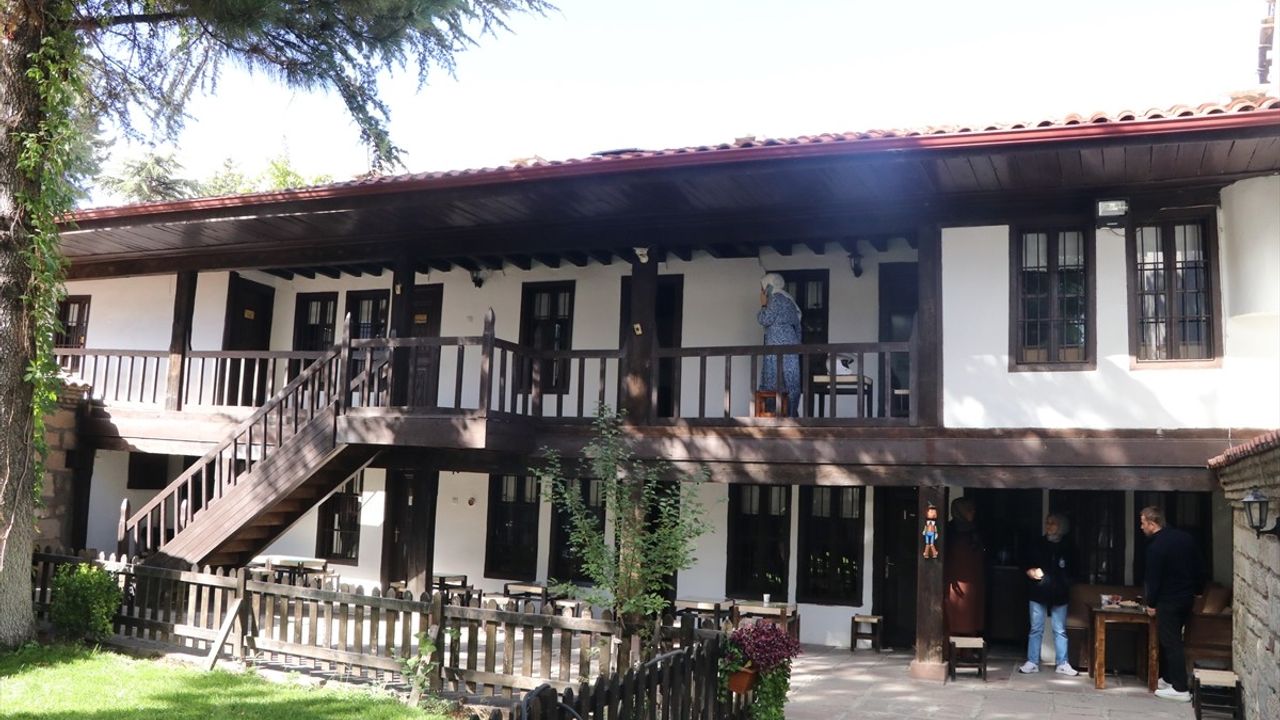 Kaligrafinin Ustası Durmuş Gümüş: Kültürel Miras Taşıyıcısı