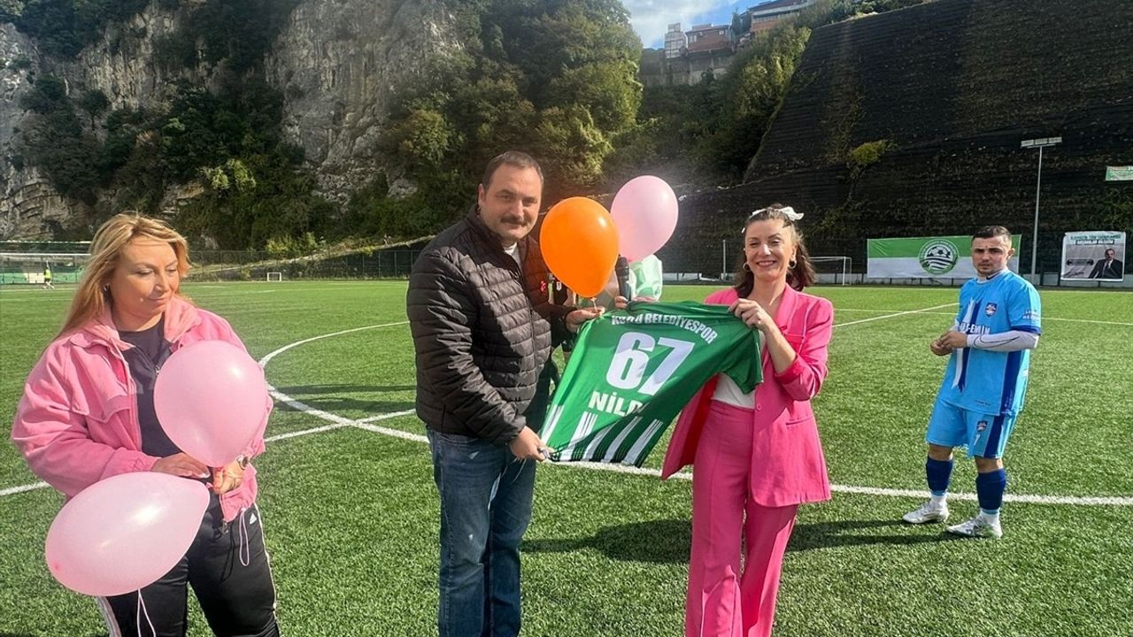 Kanseri Yenen Kadın İçin Balonlar Gökyüzüne Bırakıldı