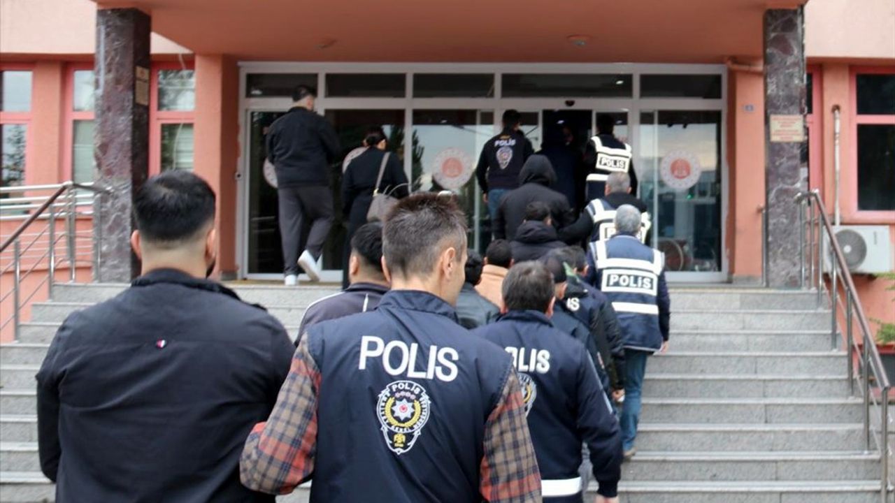 Karabük'te Siber Dolandırıcılara Baskın: 14 Tutuklama