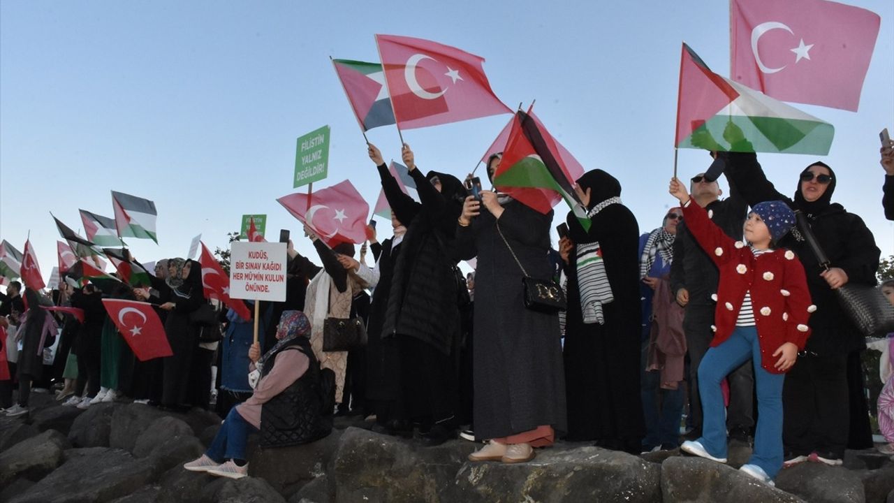 Karadeniz'den Filistin'e Destek Gösterisi