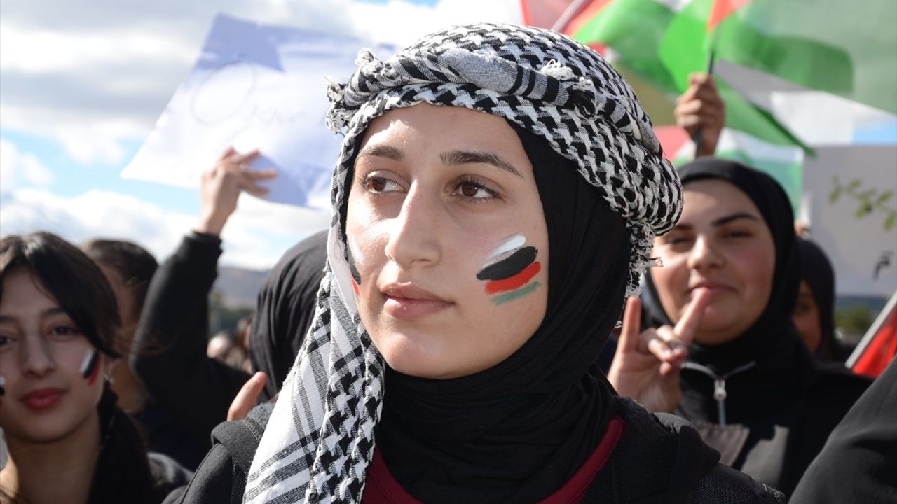 Kars'ta Gazze'ye Destek Yürüyüşü