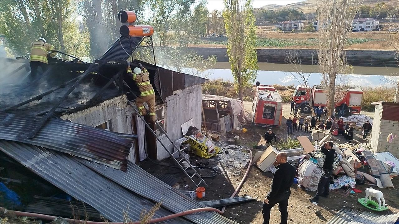Kars'ta Müstakil Evde Yangın Kontrol Altına Alındı