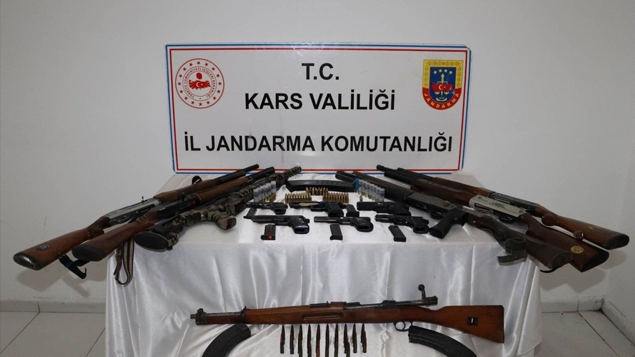 Kars'ta Ruhsatsız Silah Operasyonu: 11 Gözaltı