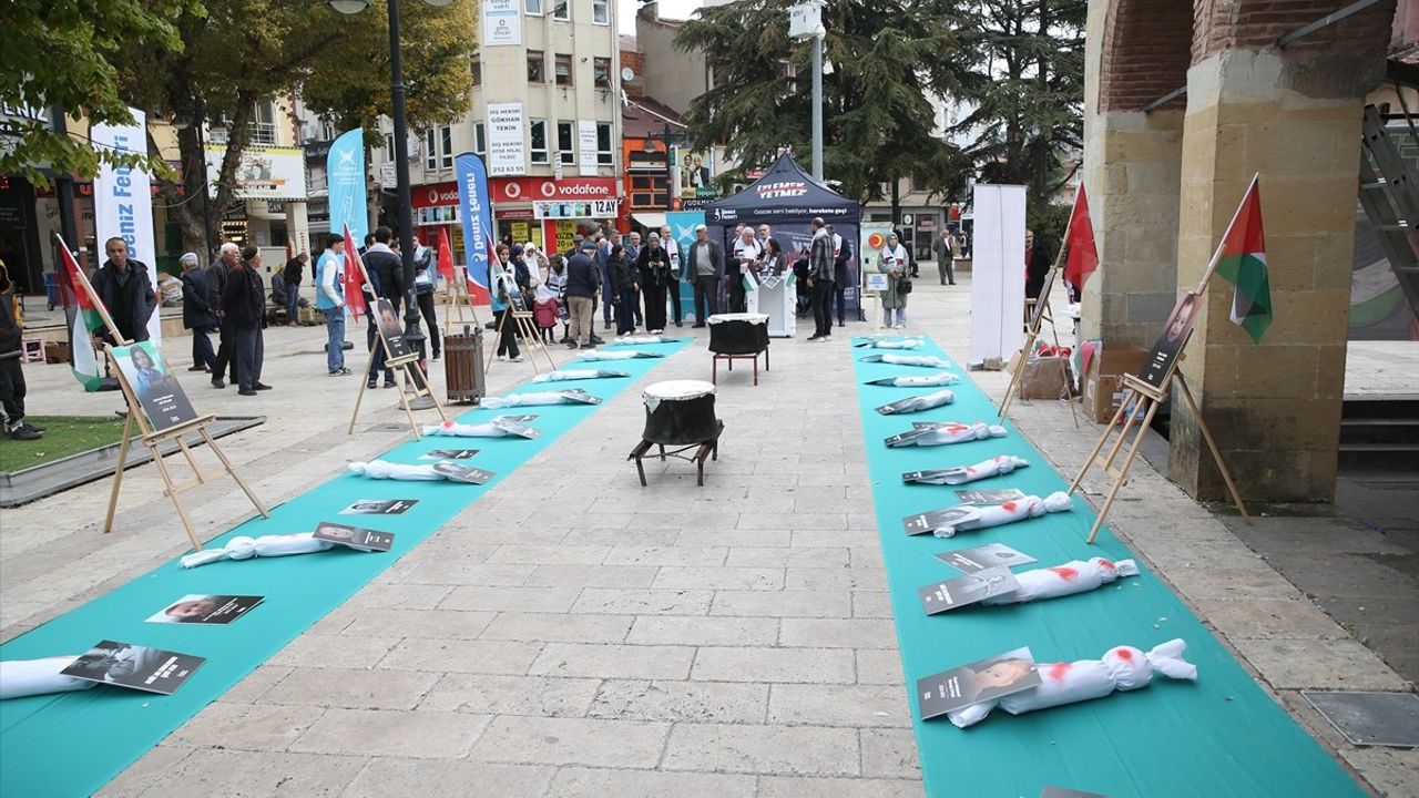 Kastamonu'da Gazze İle Dayanışma: Küçük Kefenler Sergisi